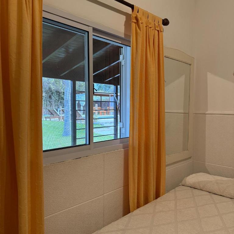 Casa con pileta, jardín y parrilla para toda la familia - Casa de 2 dormitorios - 34