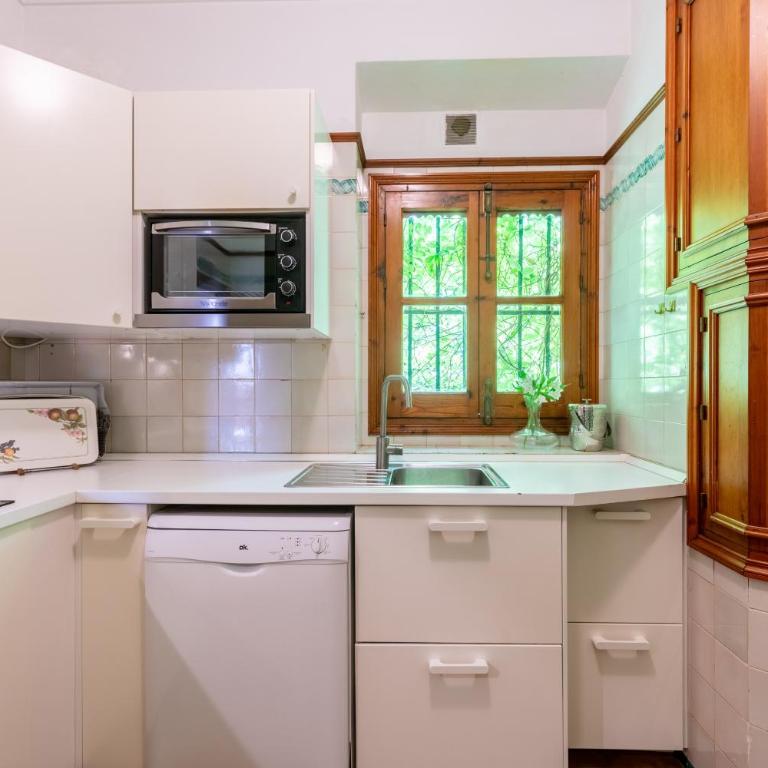 Villa Elvira, exclusive Pool and Gardens in the heart of Sevilla - Villa - 15