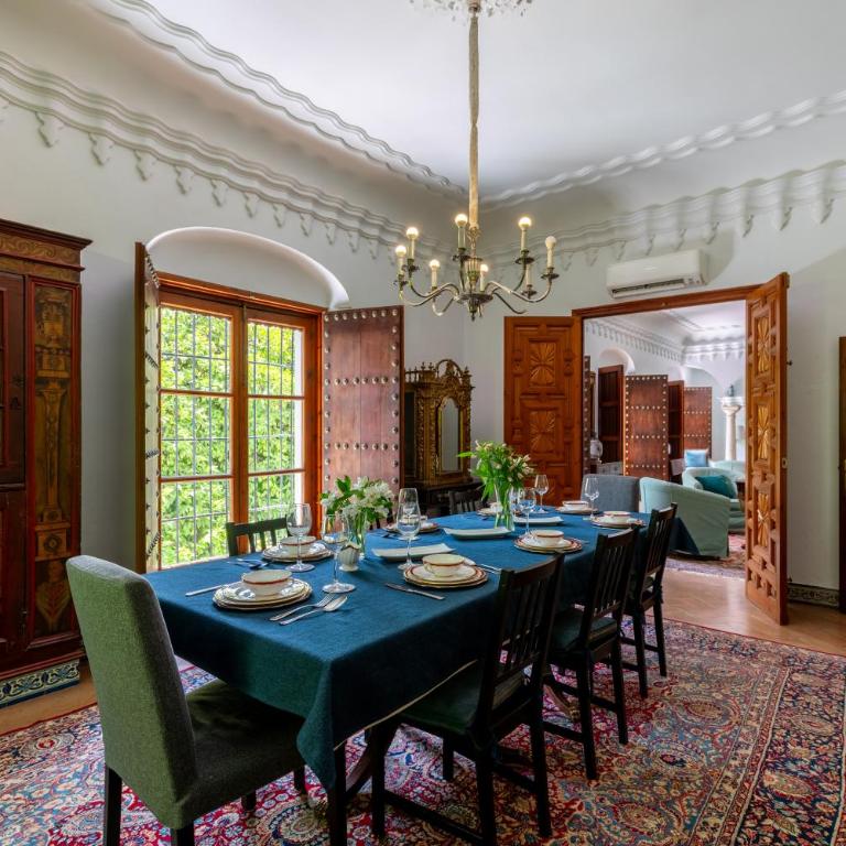 Villa Elvira, exclusive Pool and Gardens in the heart of Sevilla - Villa - 22