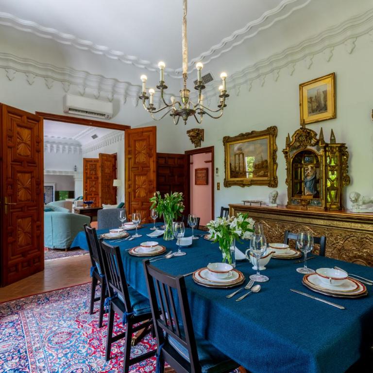 Villa Elvira, exclusive Pool and Gardens in the heart of Sevilla - Villa - 23