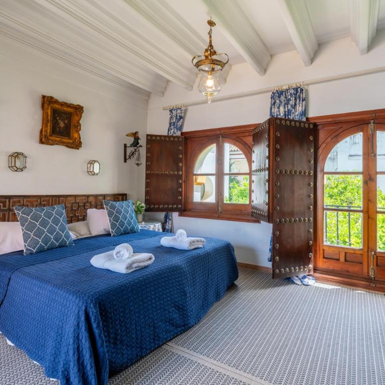 Villa Elvira, exclusive Pool and Gardens in the heart of Sevilla - Villa - 48