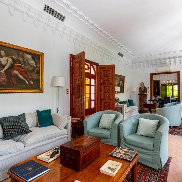 Villa Elvira, exclusive Pool and Gardens in the heart of Sevilla - Villa - 37