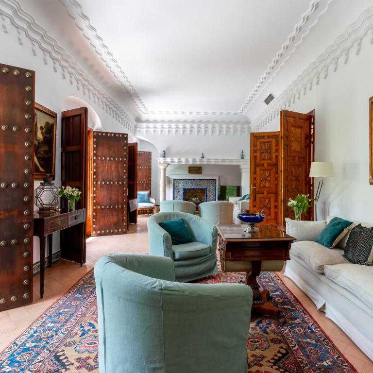 Villa Elvira, exclusive Pool and Gardens in the heart of Sevilla - Villa - 32