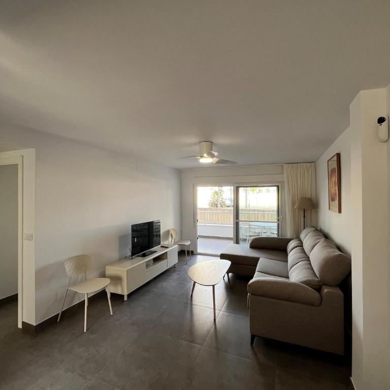 Apartamento reformado a estrenar en PAU 5 a solo 2 min de la Playa de San Juan - One-Bedroom Apartment - 1
