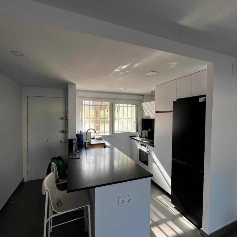 Apartamento reformado a estrenar en PAU 5 a solo 2 min de la Playa de San Juan - One-Bedroom Apartment - 4