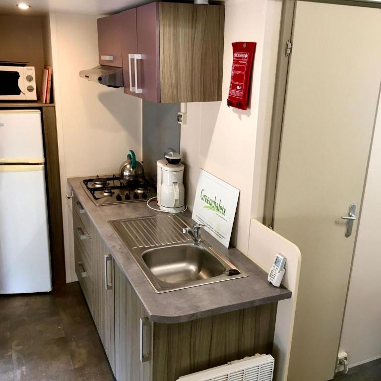 Charming Mobile Home in Argels-sur-Mer with Stunning Beach Views - Mobilheim - 5