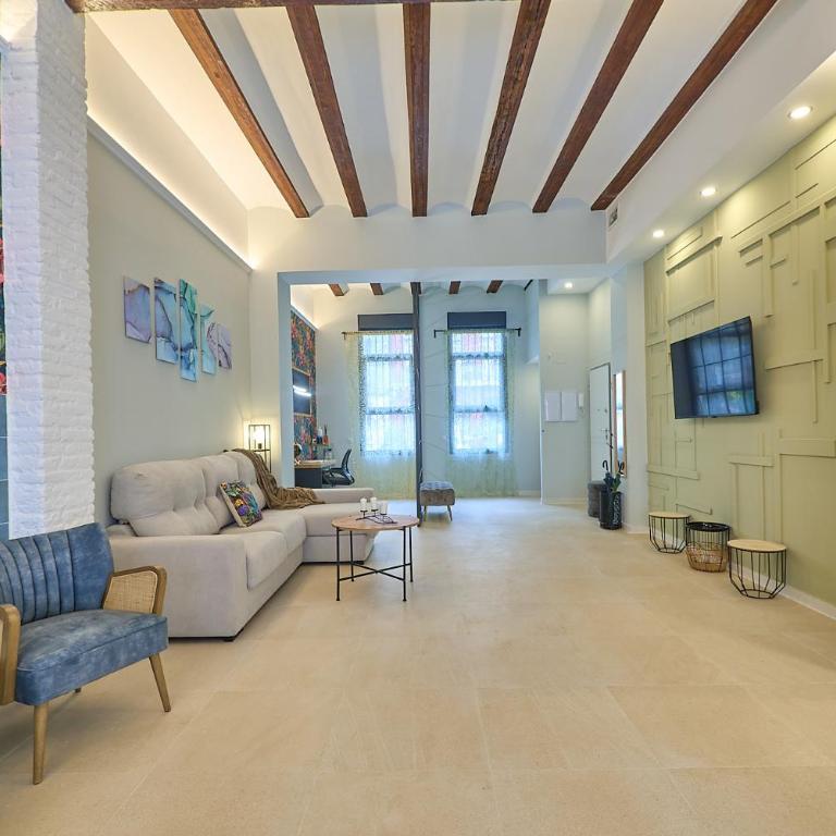 Alberic Jungle R by Invalencia - Three-Bedroom Deluxe Apartment - 1