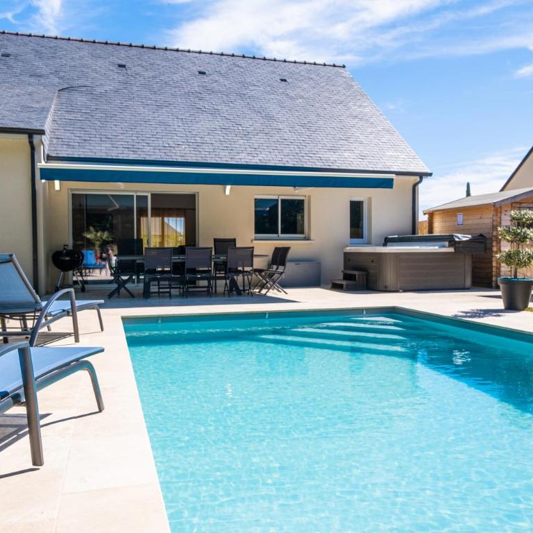 Gîte la Seigneurie -Piscine & SPA - Maison 4 Chambres - 25