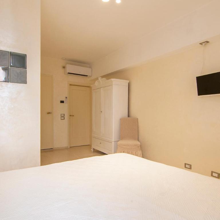 Desiderium Suite - Camera Matrimoniale con Bagno Privato - 3