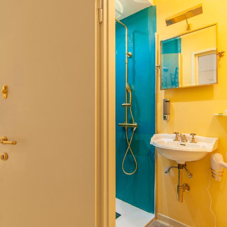 Desiderium Suite - Camera Matrimoniale con Bagno Privato - 9