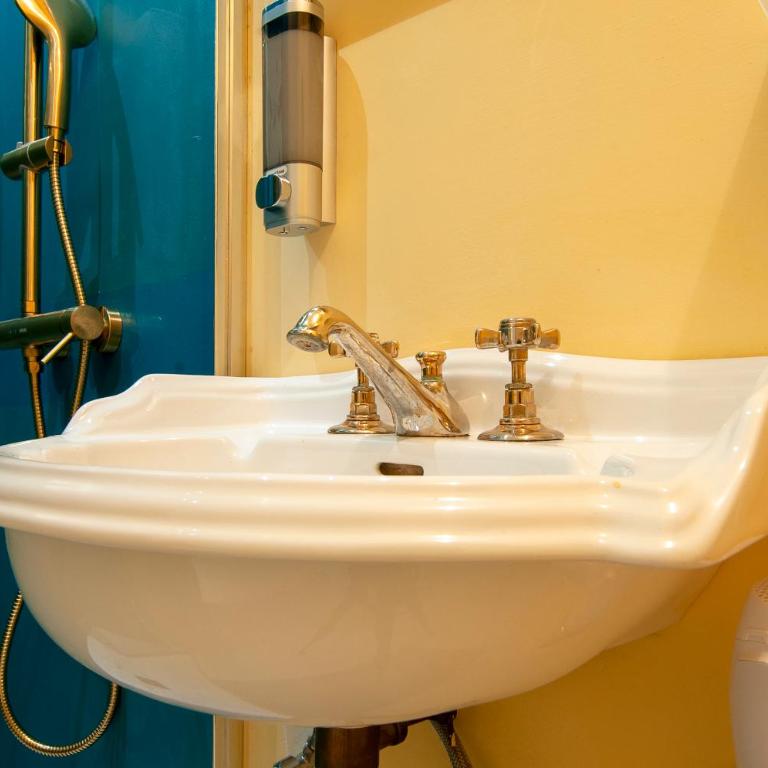 Desiderium Suite - Camera Matrimoniale con Bagno Privato - 8