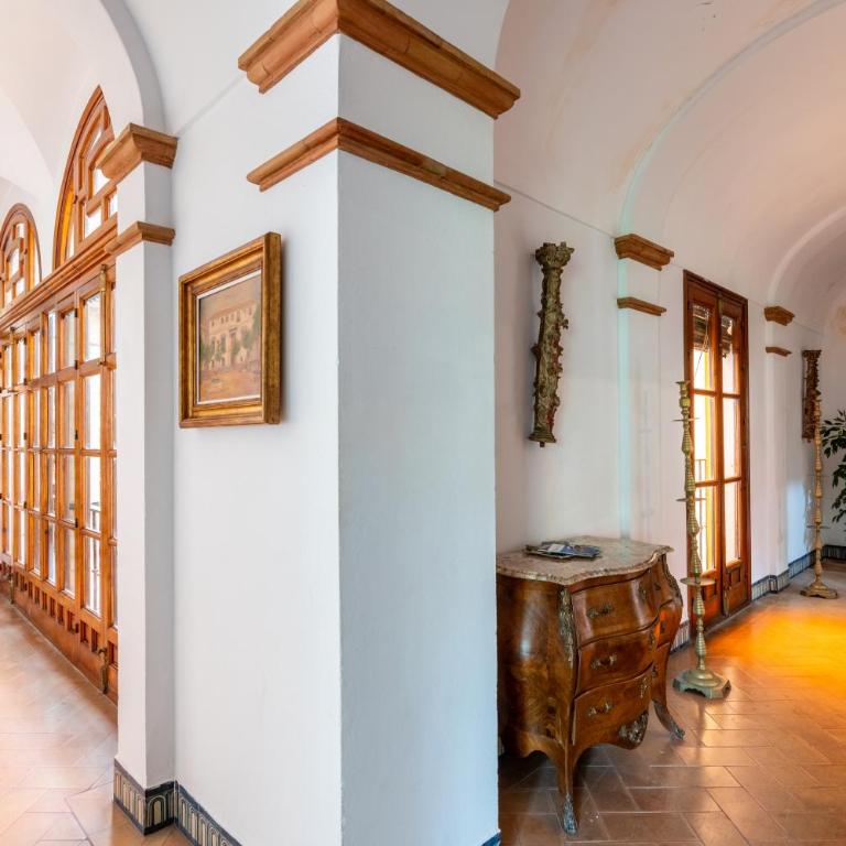 Villa Elvira, exclusive Pool and Gardens in the heart of Sevilla - Villa - 10