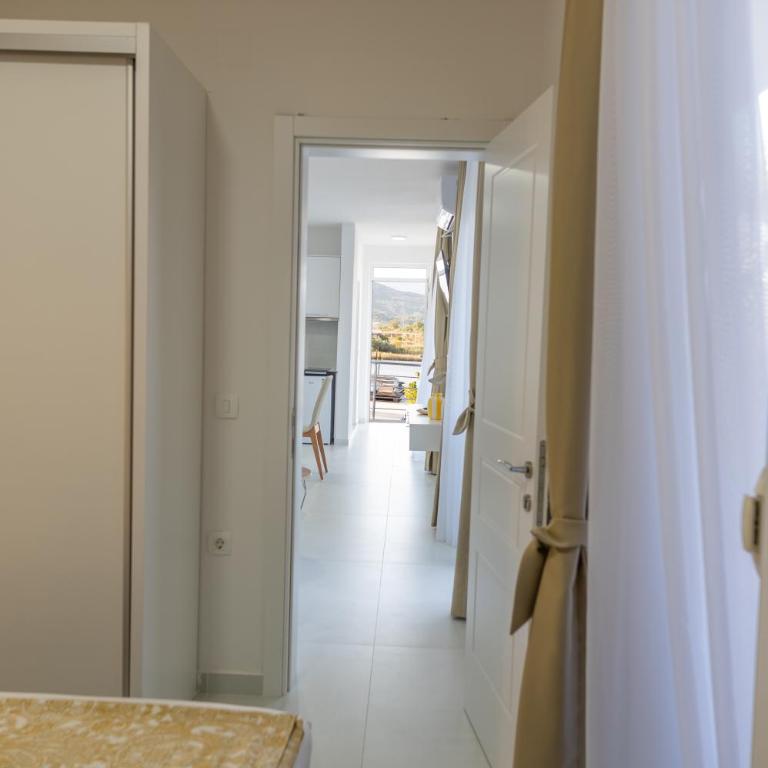 Apartments Chiara Garden - Deluxe One-Bedroom Apartment with Garden View - 7