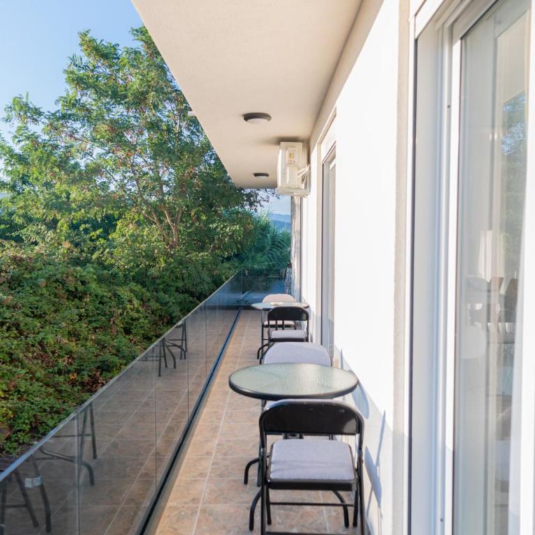 Apartments Chiara Garden - Deluxe One-Bedroom Apartment with Garden View - 9
