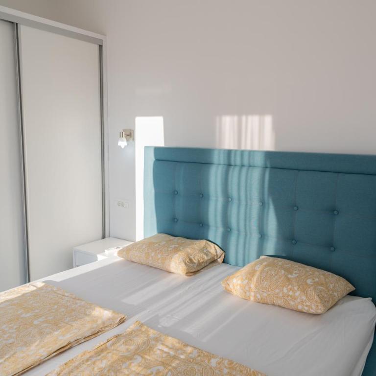 Apartments Chiara Garden - Deluxe One-Bedroom Apartment with Garden View - 12