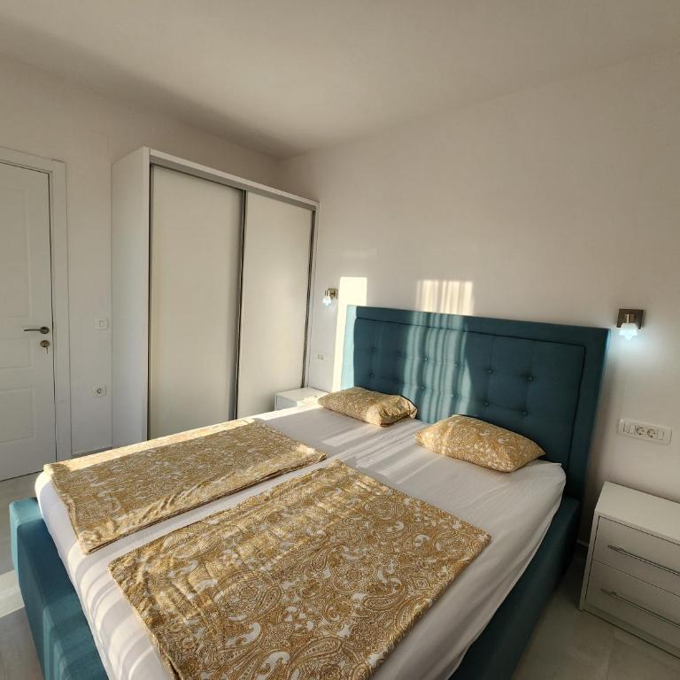 Apartments Chiara Garden - Deluxe One-Bedroom Apartment with Garden View - 17