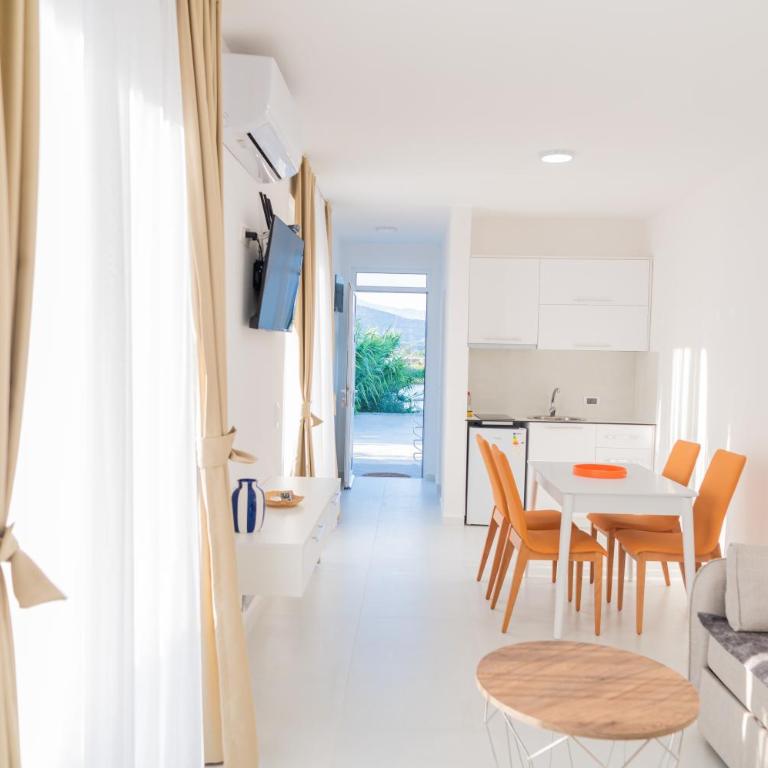Apartments Chiara Garden - Deluxe One-Bedroom Apartment with Garden View - 19