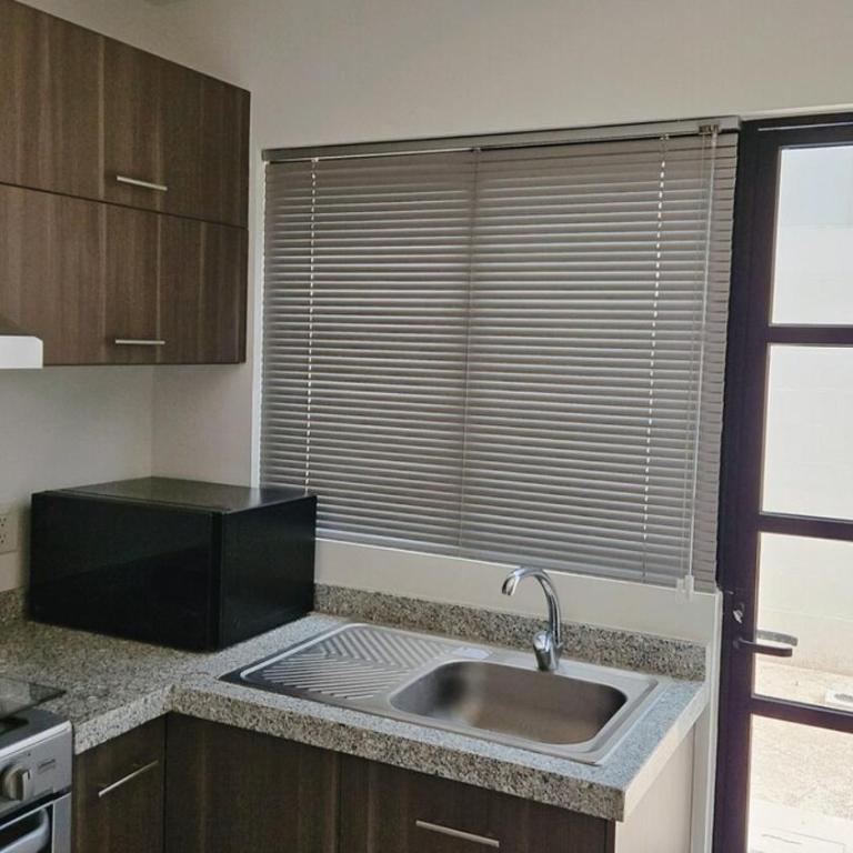 Tu espacio ideal en Intercity Urban Corridor - Three-Bedroom House - 4
