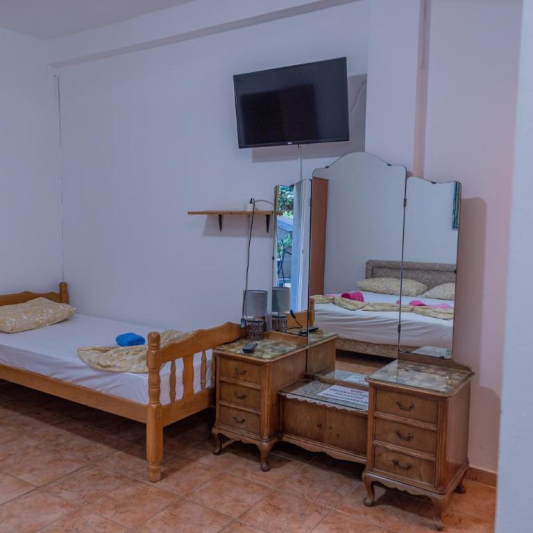 Apartments Chiara Garden - Studio with River View - 2