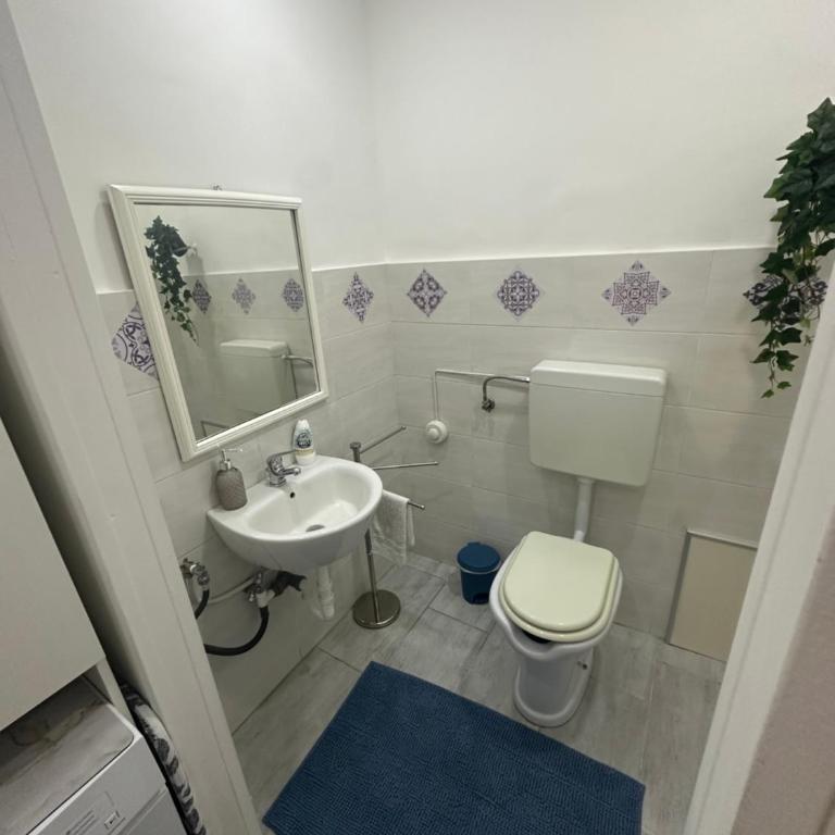 Garibaldi House - One-Bedroom House - 8
