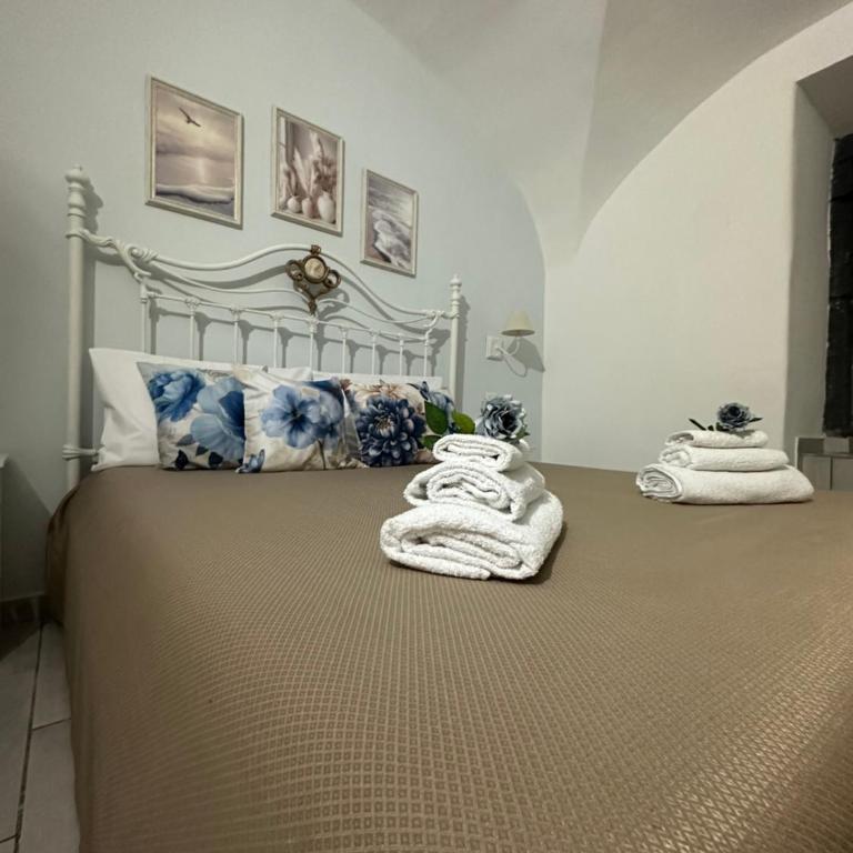 Garibaldi House - One-Bedroom House - 10