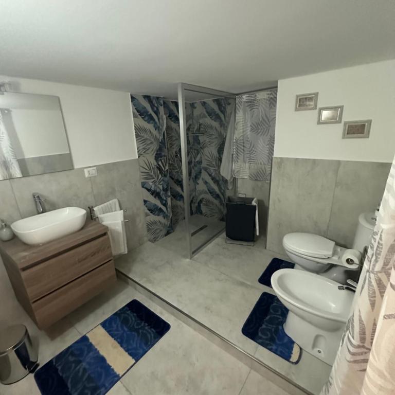 Garibaldi House - One-Bedroom House - 17