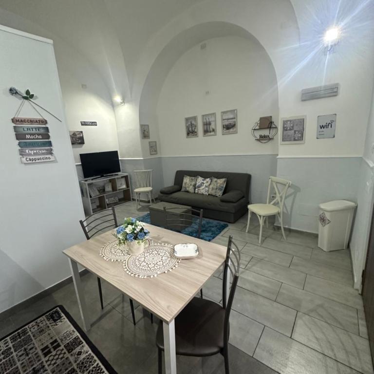Garibaldi House - One-Bedroom House - 19
