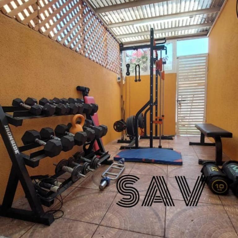 Hermosa casa en sector residencial para 7 personas - Three-Bedroom Home - 5