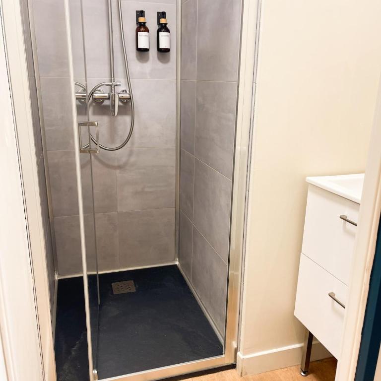 Le Sablésien 4 personnes,salon et cuisine entre centre ville et gare - Apartment mit 2 Schlafzimmern - 3