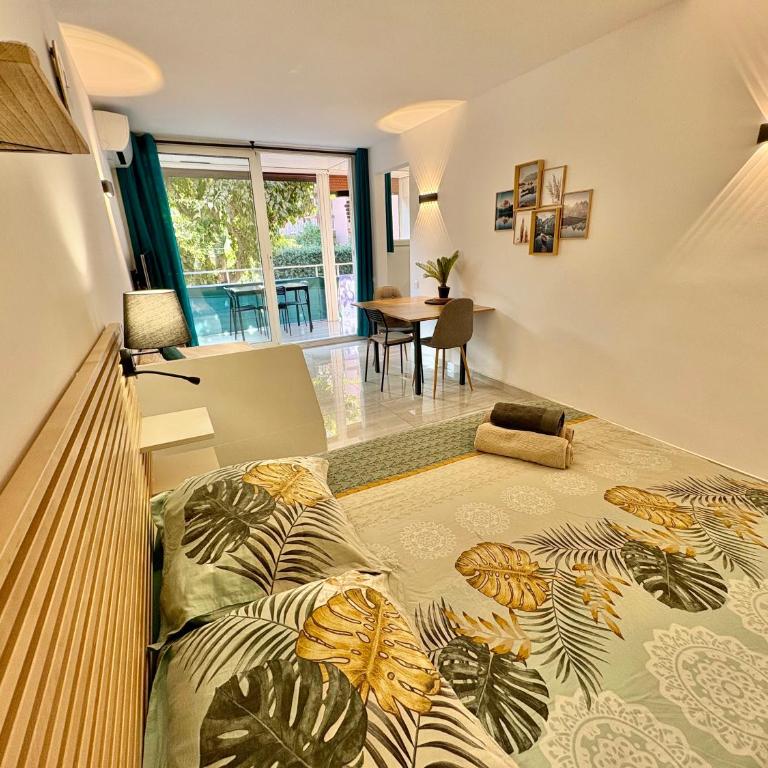 Studio moderne près de la plage & Monaco, Parking - Studio avec Terrasse - 3