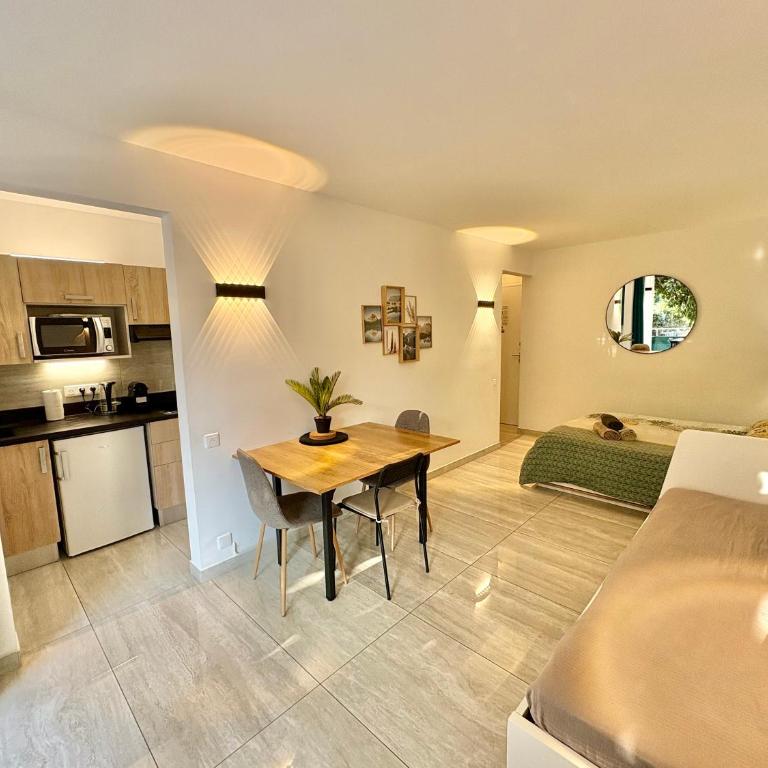 Studio moderne près de la plage & Monaco, Parking - Studio avec Terrasse - 6