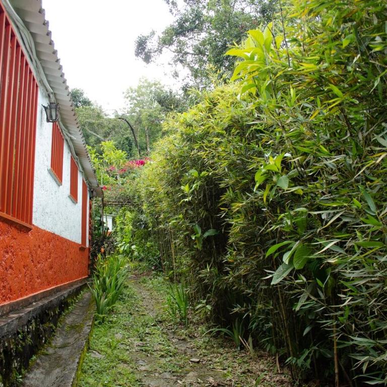 Casa de campo en medio de encantadores jardines - Three-Bedroom Villa - 10