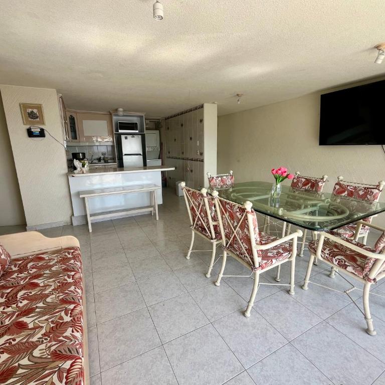 Hermoso departamento en condominio de Costa Azul - Apartamento de 2 dormitorios - 30
