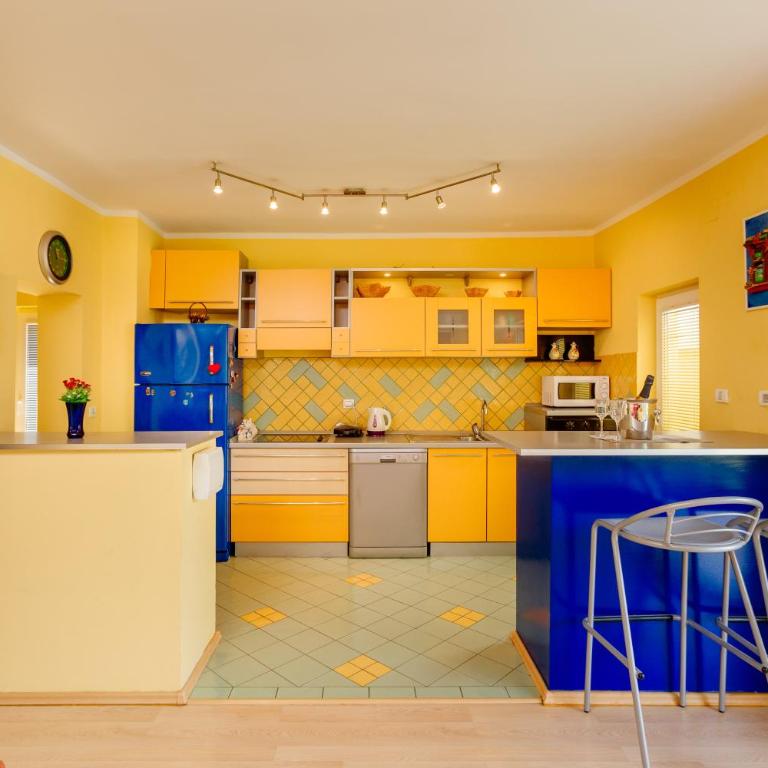 Spacious Central Magik - Apartment - Split Level - 4