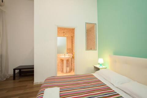 Large Apartment near Coliseum - Appartamento con 2 Camere da Letto - 10