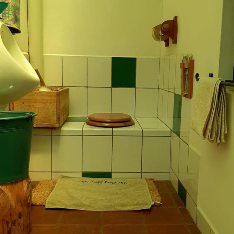 The Black Sheep Inn - Double Room with Private Bathroom - 7