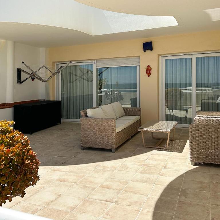 Sinfonia Del Mar Apartment also LONG TERM RENTALS - Apartamento con vistas al mar - 4