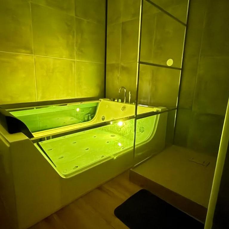 Appartement Chic avec jacuzzi - Appartement 1 Chambre - 5
