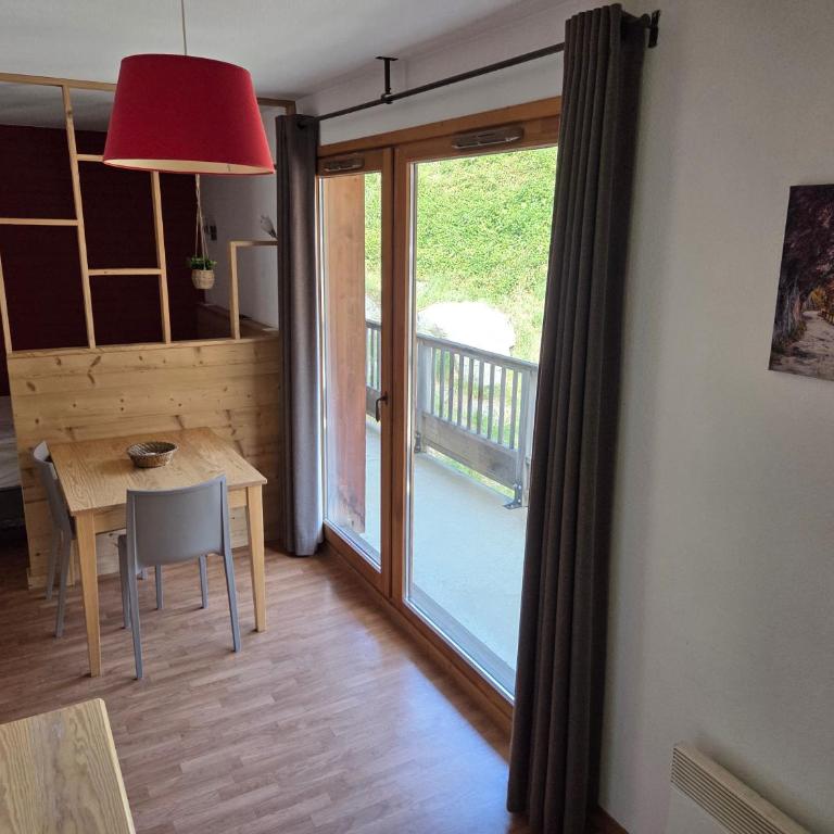 Hameau des Eaux d'Orelle 3 Vallées - 1 OU 2 Studios Communicants - Appartement avec Vue et Balcon - 4