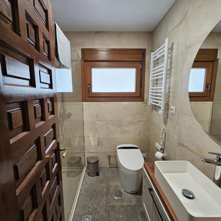 Luxury Andalusian Villa with Panoramic Mediterranean Sea Views & Private Pool & Multi-Level Gardens - Villa - 14