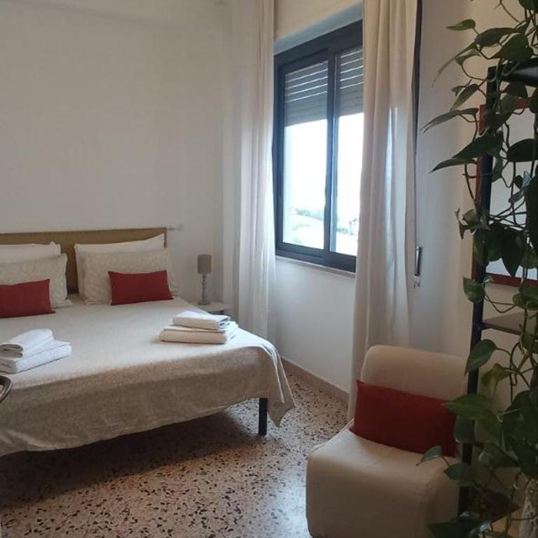 MyHouse - Camera Matrimoniale con Vista Mare Laterale - 3