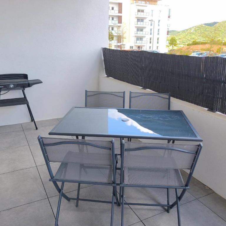T2 apartment with terrace - Apartamento - 4