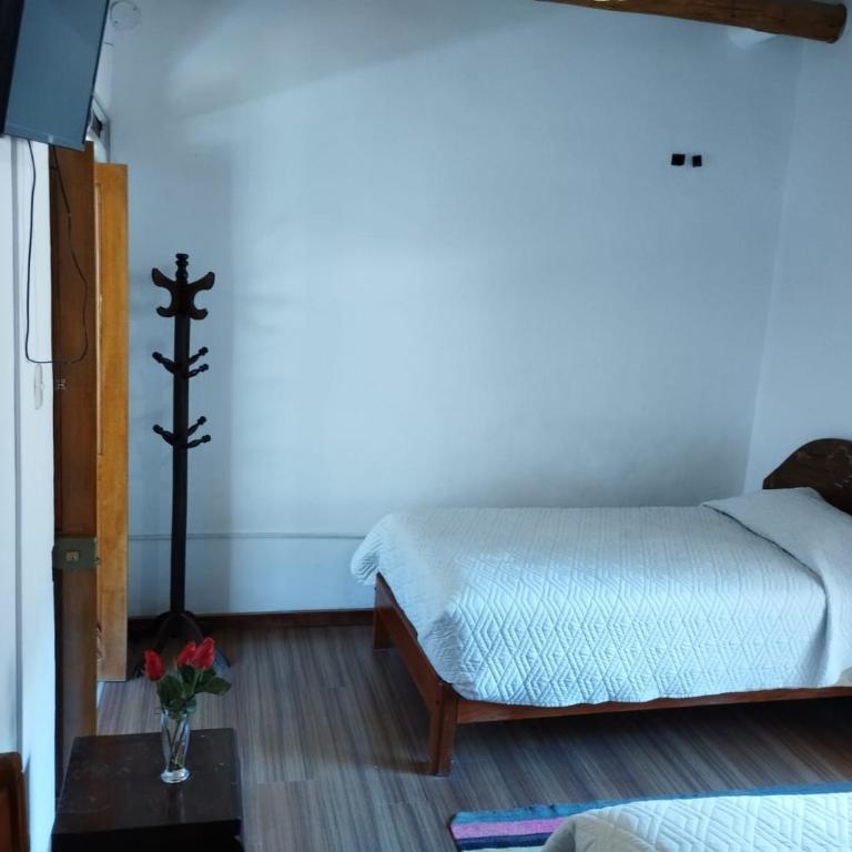 HOSTAL s PLAZA - Habitación Triple con baño privado - 3