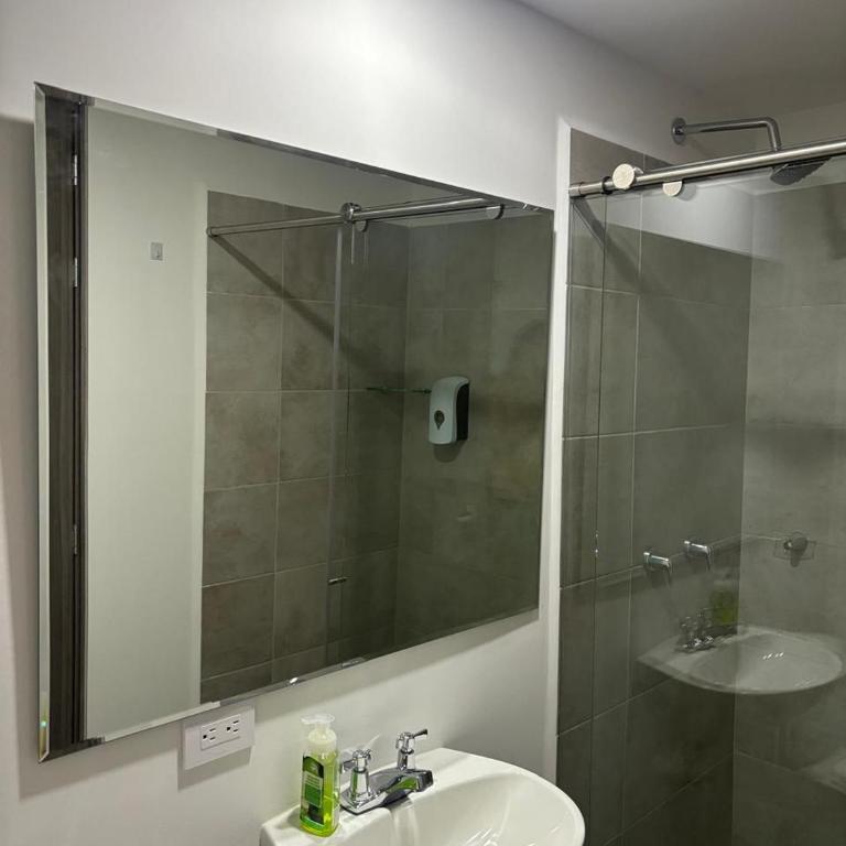 Apartamento Moderno con piscina en Medellín Itagüí - sur - Three-Bedroom Apartment - 11