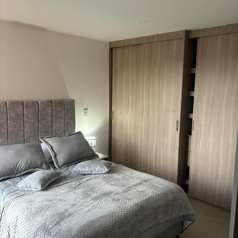 Apartamento Moderno con piscina en Medellín Itagüí - sur - Three-Bedroom Apartment - 13