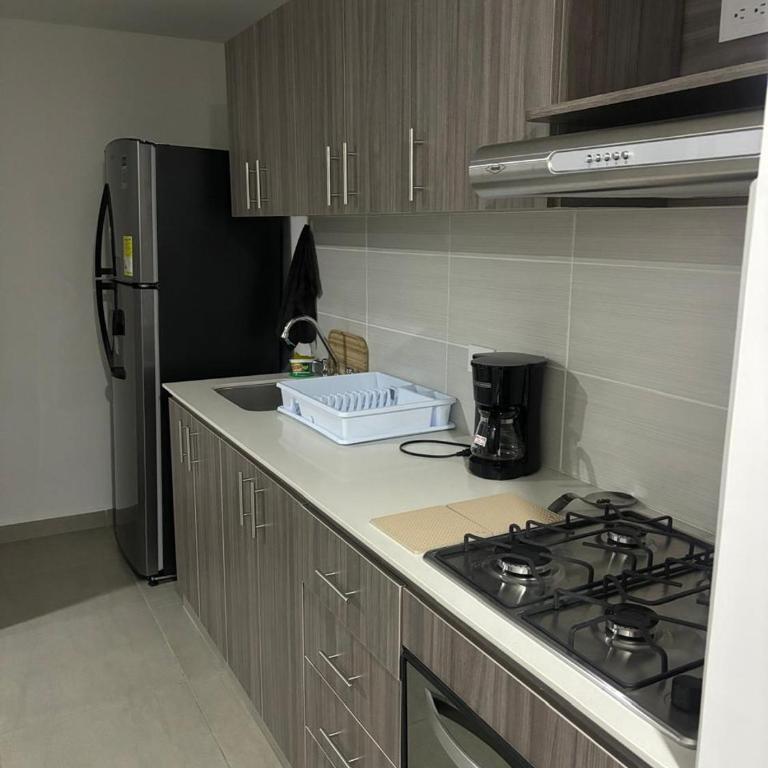 Apartamento Moderno con piscina en Medellín Itagüí - sur - Three-Bedroom Apartment - 8