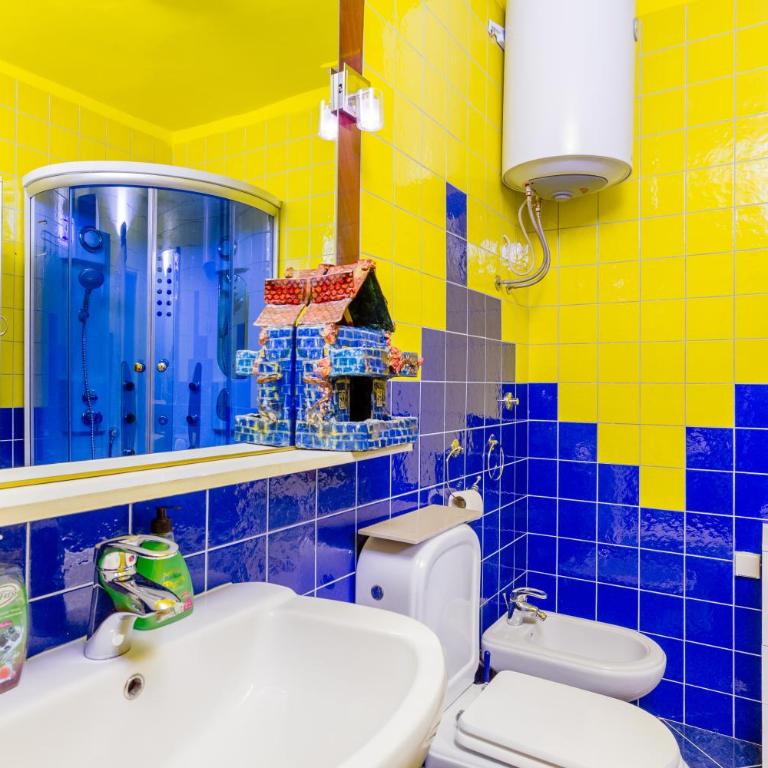 Spacious Central Magik - Apartment - Split Level - 11