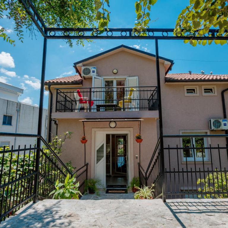 Spacious Central Magik - Apartment - Split Level - 40