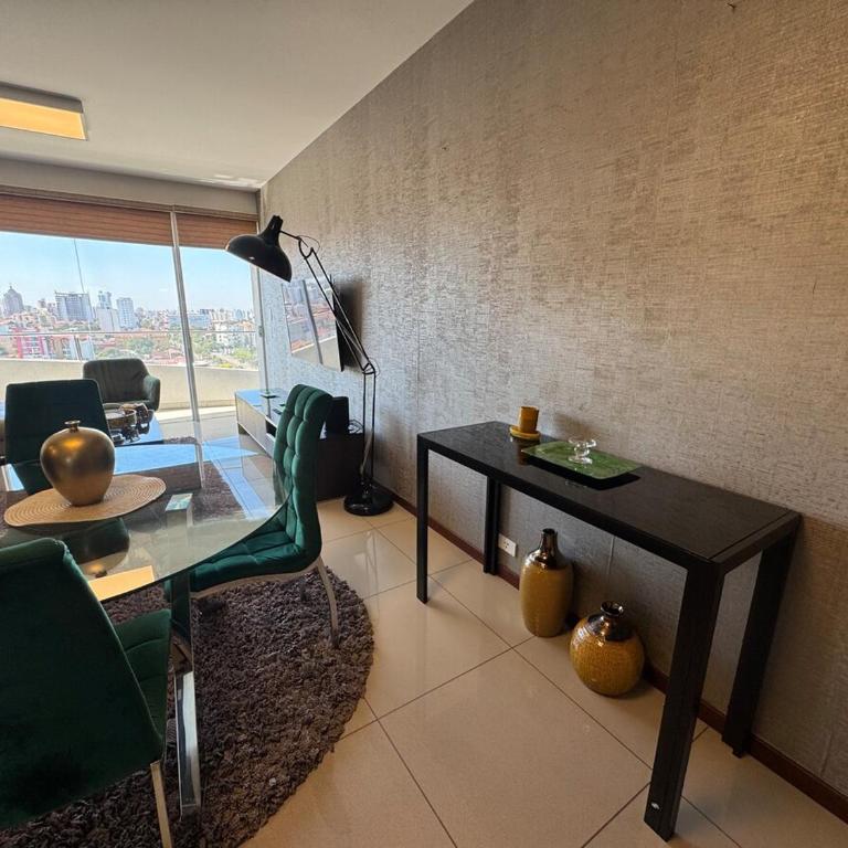 Family Apartment WiFi Large Pool Comfortable Central - Two-Bedroom Apartment with Balcony - 7