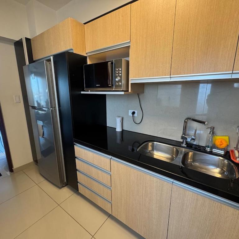 Family Apartment WiFi Large Pool Comfortable Central - Apartamento de 2 dormitorios con balcón - 9